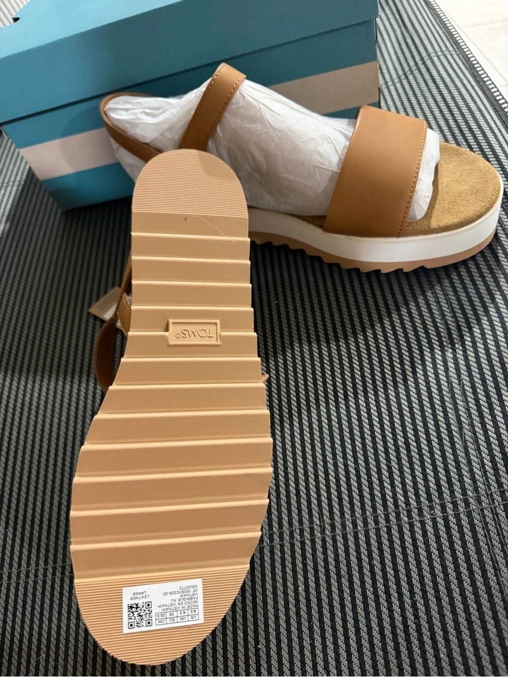 TOMS Women’s Tan Leather Slingback Platform Sandals